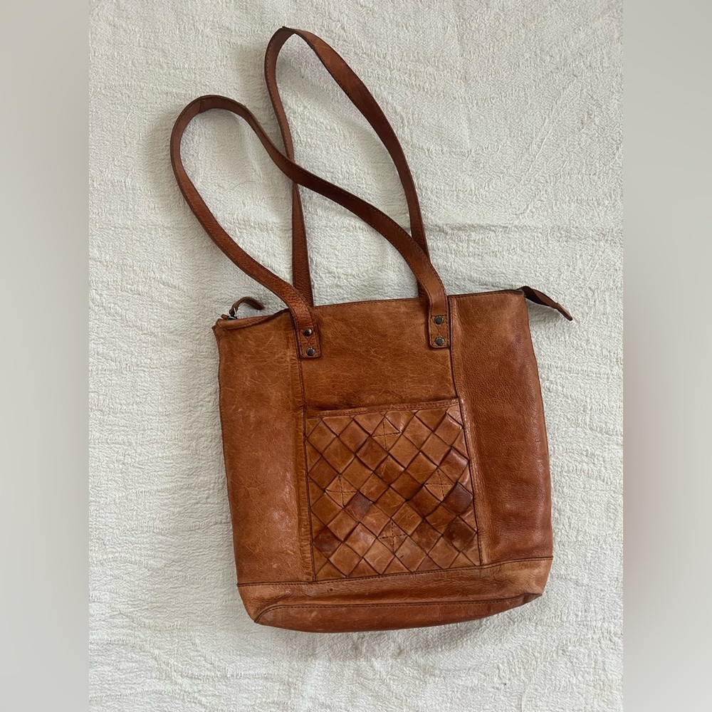 Chic Tan Leather Tote Bag